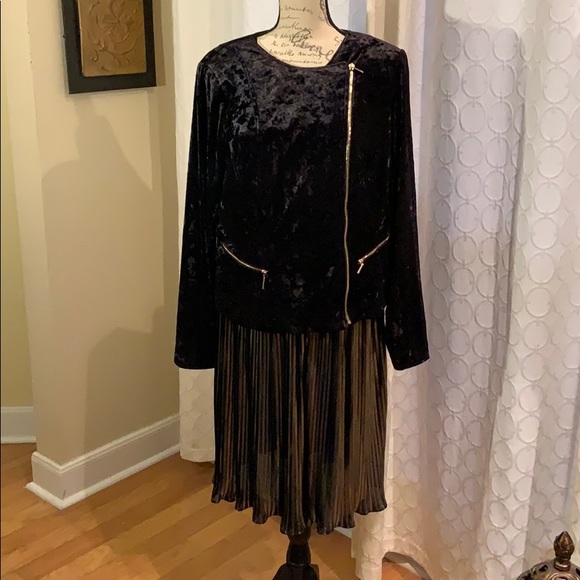 Gold metallic dress nwt - Picture 2 of 7